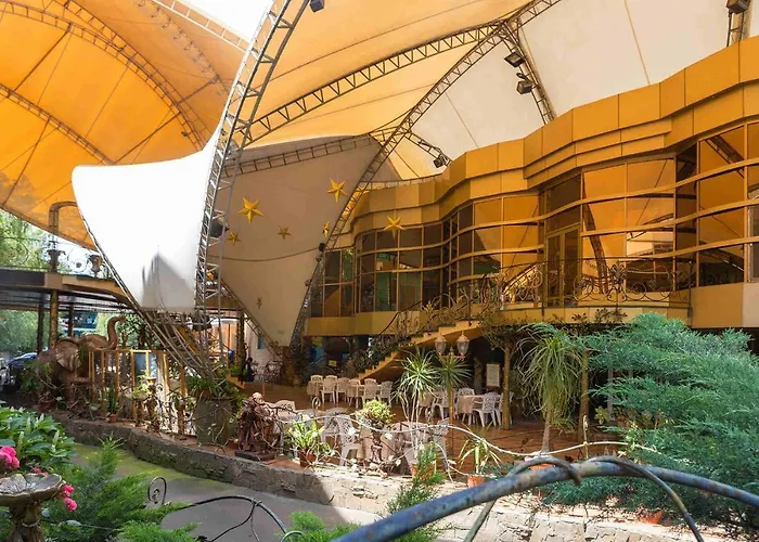 дом павловых Hotel